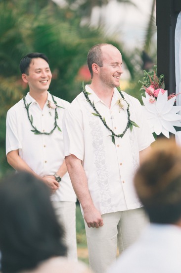 shades-of-white-wedding-in-hawaii