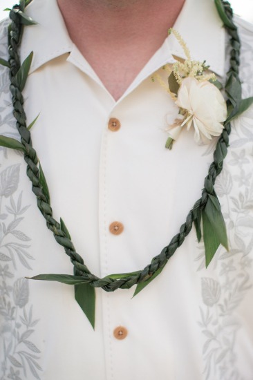 shades-of-white-wedding-in-hawaii
