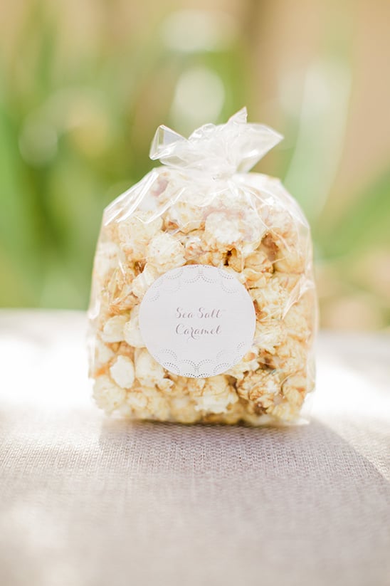 caramel corn favor bags @weddingchicks