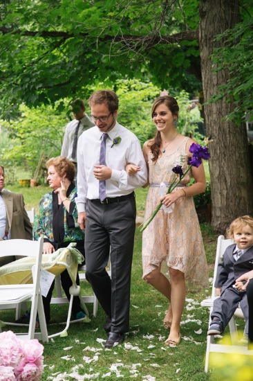 sweet-intimate-outdoor-wedding
