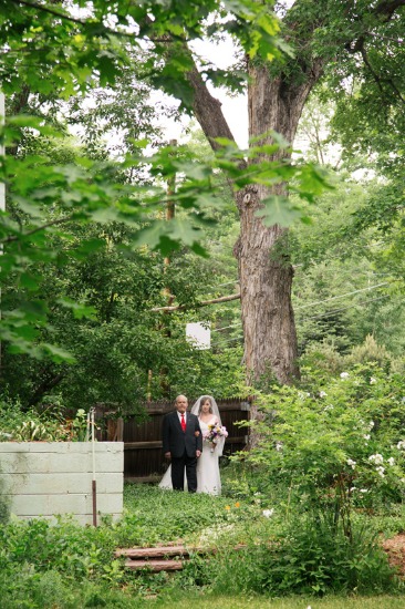 sweet-intimate-outdoor-wedding