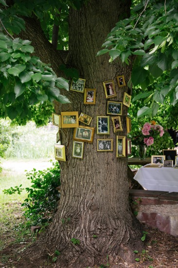 sweet-intimate-outdoor-wedding