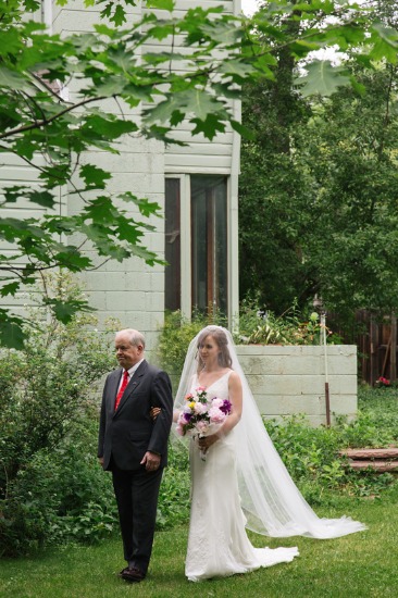 sweet-intimate-outdoor-wedding