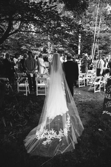 sweet-intimate-outdoor-wedding