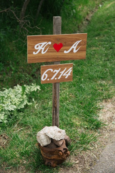 sweet-intimate-outdoor-wedding