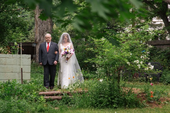 sweet-intimate-outdoor-wedding