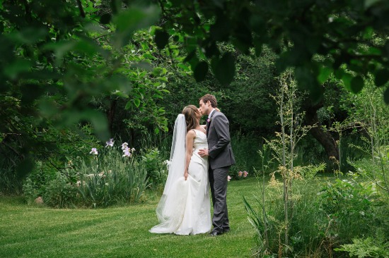 sweet-intimate-outdoor-wedding