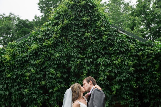 sweet-intimate-outdoor-wedding
