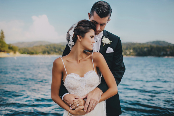 white-and-gold-glam-wedding
