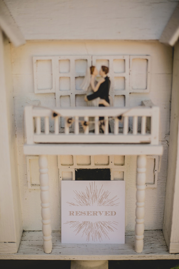 white-and-gold-glam-wedding