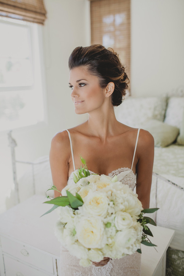 white-and-gold-glam-wedding