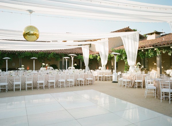 white-gold-and-navy-glam-wedding
