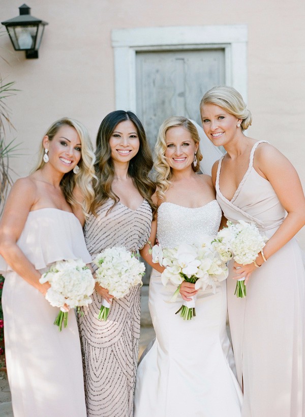 white-gold-and-navy-glam-wedding