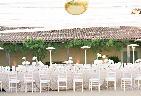white-gold-and-navy-glam-wedding