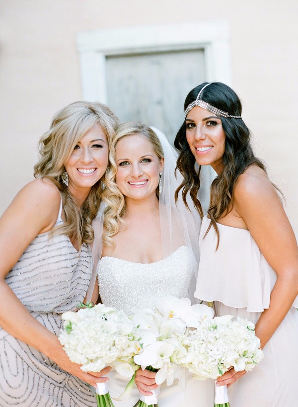 white-gold-and-navy-glam-wedding