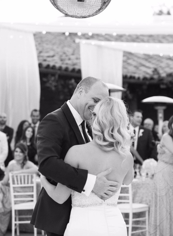 white-gold-and-navy-glam-wedding