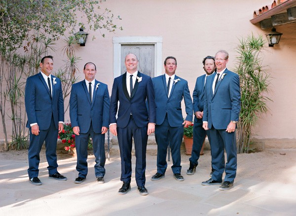 white-gold-and-navy-glam-wedding