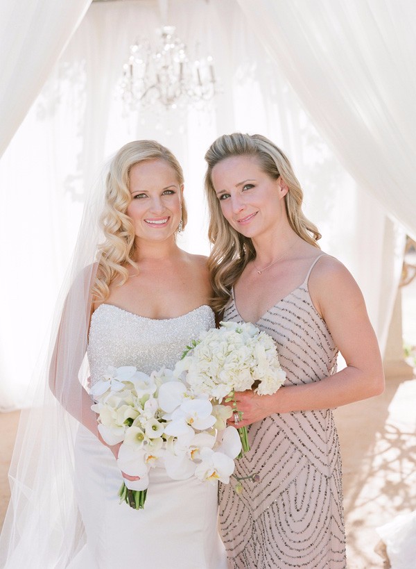 white-gold-and-navy-glam-wedding