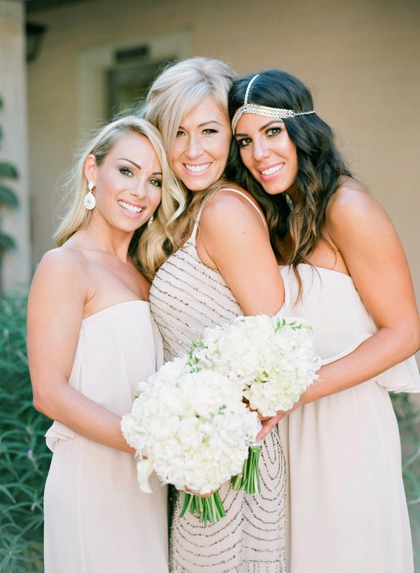 white-gold-and-navy-glam-wedding