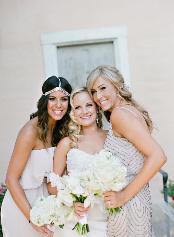 white-gold-and-navy-glam-wedding