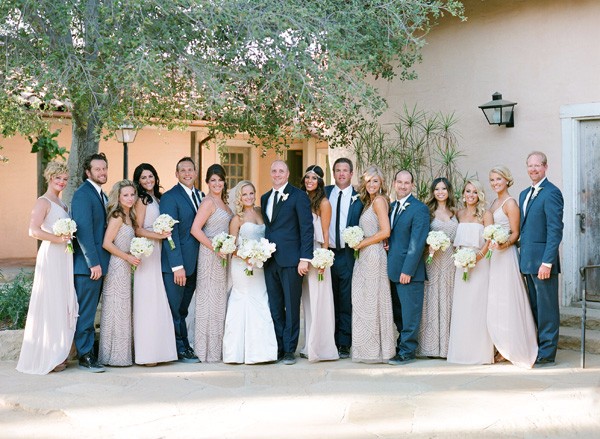 white-gold-and-navy-glam-wedding