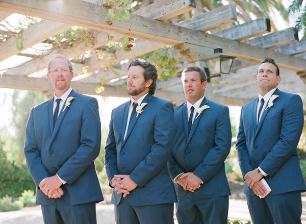 white-gold-and-navy-glam-wedding