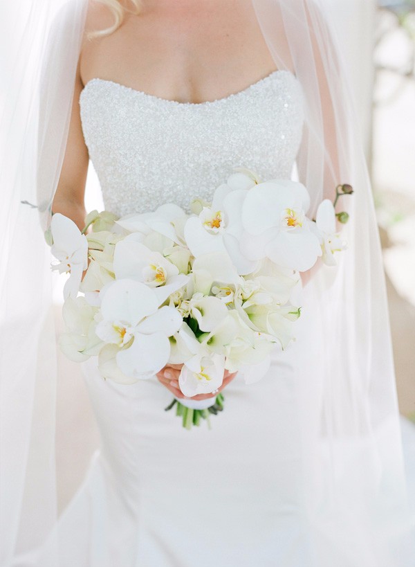 white-gold-and-navy-glam-wedding