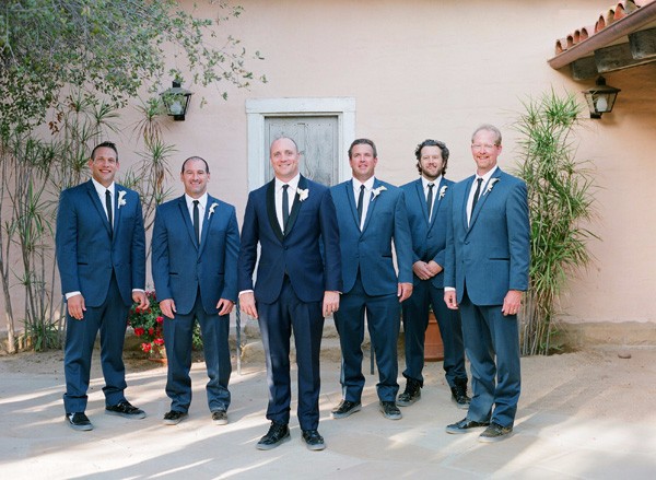 white-gold-and-navy-glam-wedding