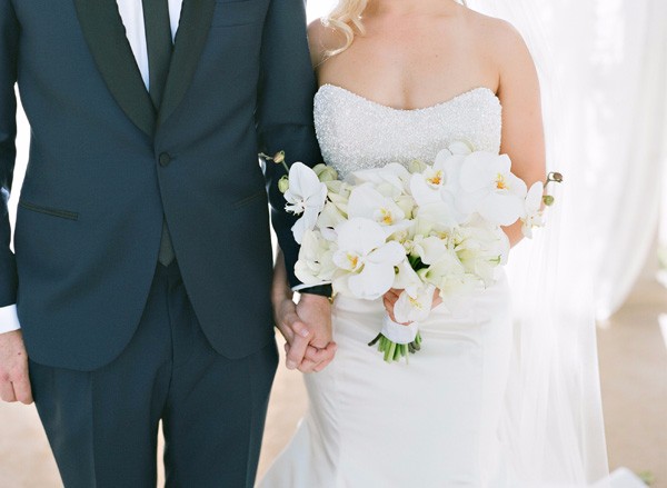 white-gold-and-navy-glam-wedding