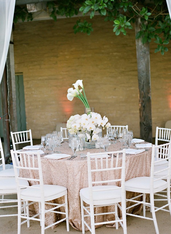 white-gold-and-navy-glam-wedding
