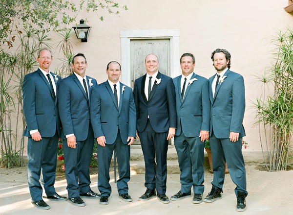 white-gold-and-navy-glam-wedding