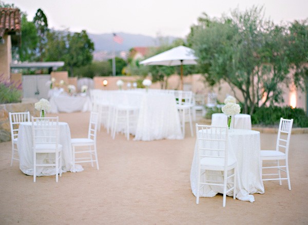 white-gold-and-navy-glam-wedding