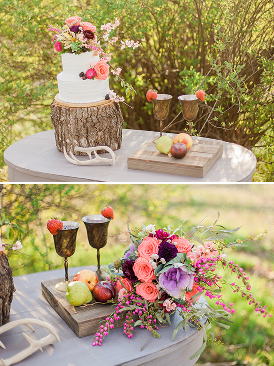 rustic cake table @weddingchicks