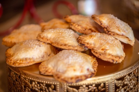apple-filled-fall-wedding
