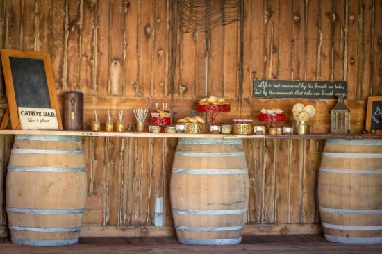 apple-filled-fall-wedding