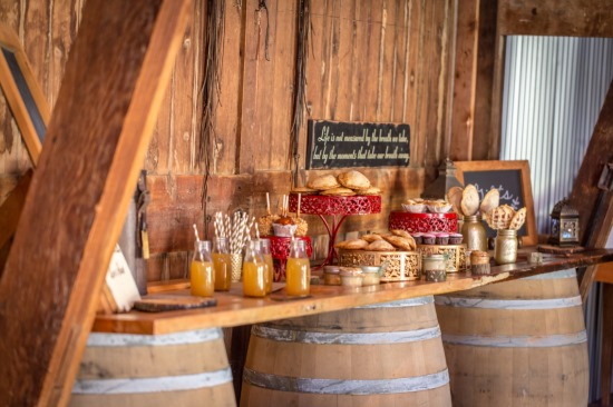 apple-filled-fall-wedding