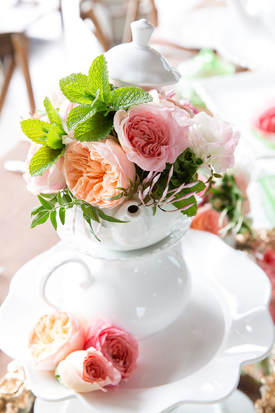 teapot floral centerpiece idea @weddingchicks