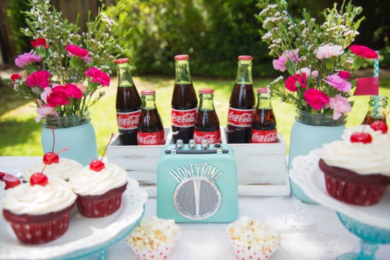 blue-and-red-coke-wedding-inspiration