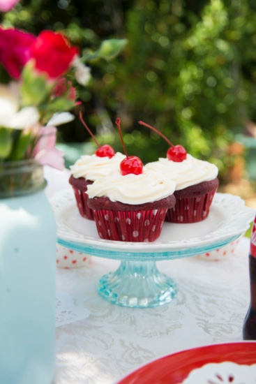 blue-and-red-coke-wedding-inspiration