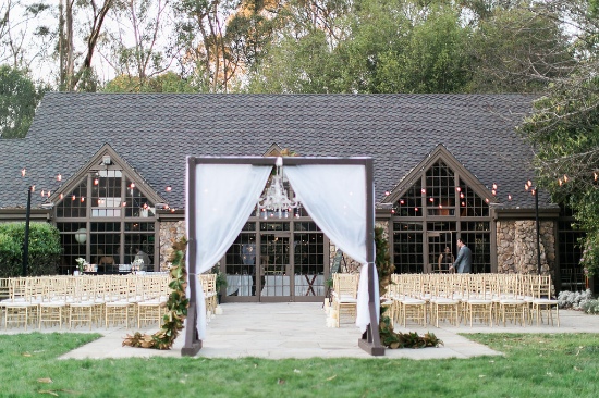classic-black-and-gold-wedding
