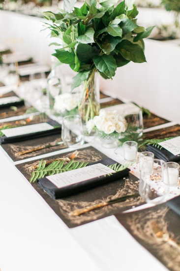 classic-black-and-gold-wedding