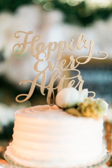 classic-black-and-gold-wedding