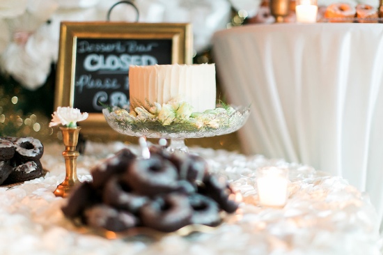 classic-black-and-gold-wedding