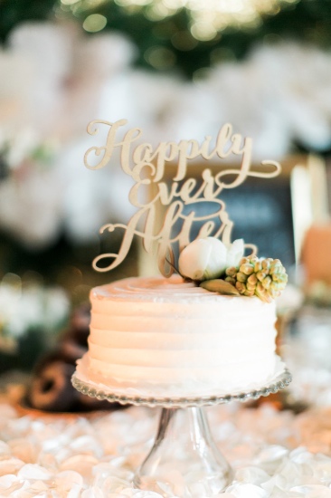 classic-black-and-gold-wedding