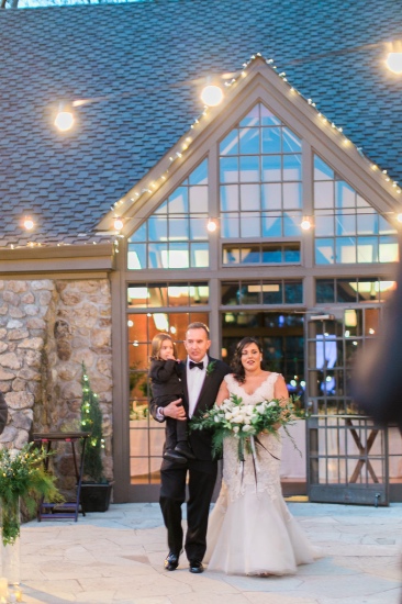 classic-black-and-gold-wedding