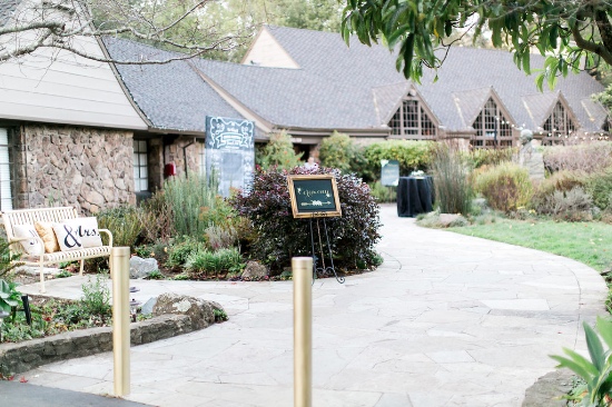 classic-black-and-gold-wedding