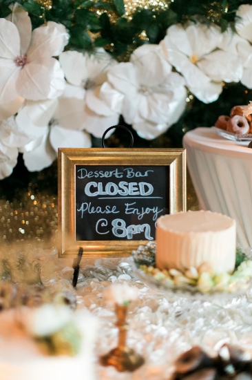 classic-black-and-gold-wedding