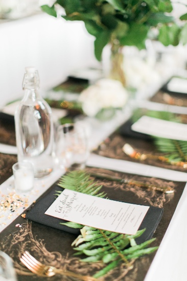 classic-black-and-gold-wedding