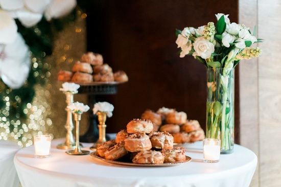 classic-black-and-gold-wedding