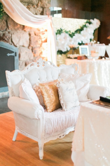classic-black-and-gold-wedding